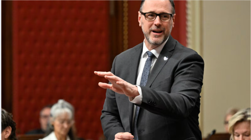 魁省多个城市举行抗议活动 优先处理医护人员的申请