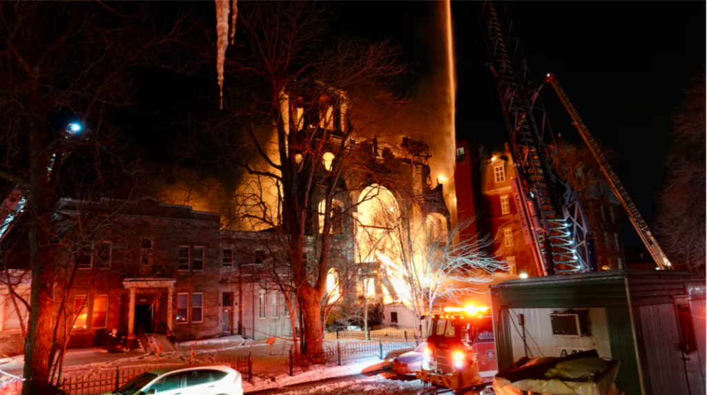 蒙特利尔突发重大火灾 近150人被紧急疏散