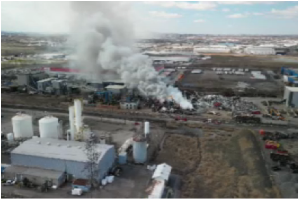 蒙特利尔空气质量警告 废品场重大火灾 附近的居民尤其要注意