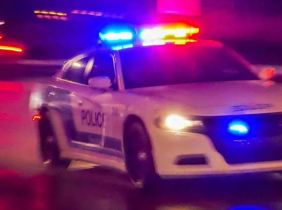 蒙特利尔市中心发生枪击！西岛车店疑似被人纵火